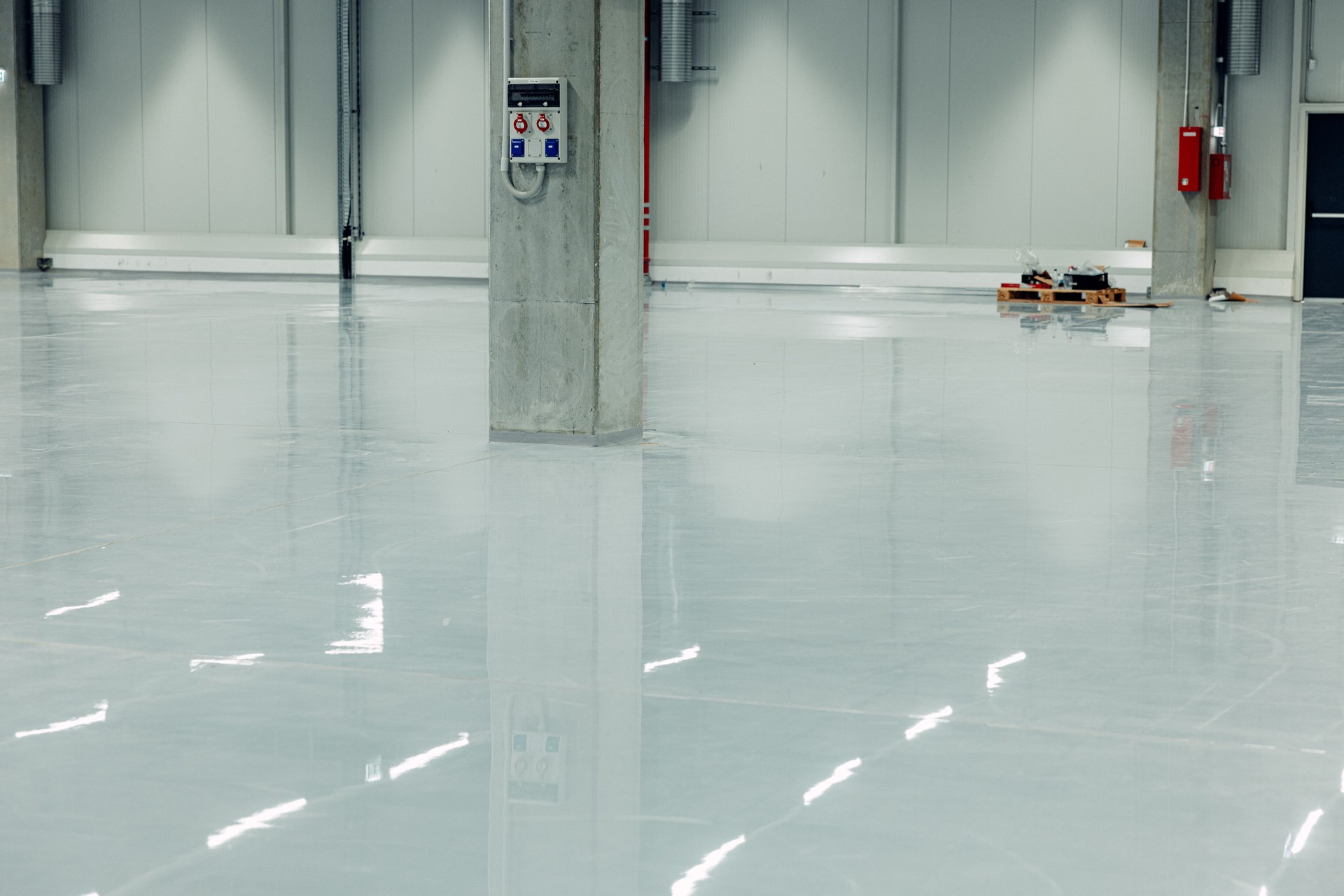 epoxy flooring, polished concrete flooring, epoxy flooring installation, concrete flooring installation